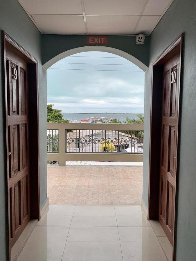 Coastal Bay Suite & Golf Cart Rental سان بيدرو المظهر الخارجي الصورة