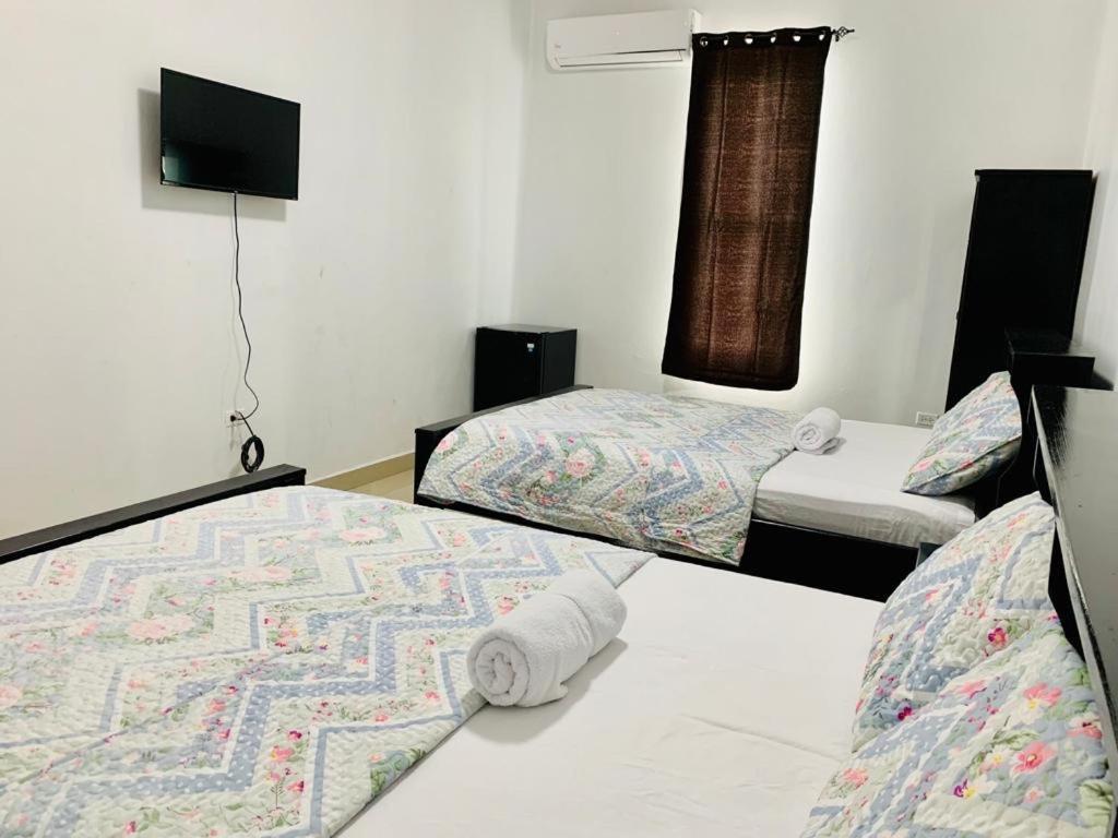 Coastal Bay Suite & Golf Cart Rental سان بيدرو المظهر الخارجي الصورة